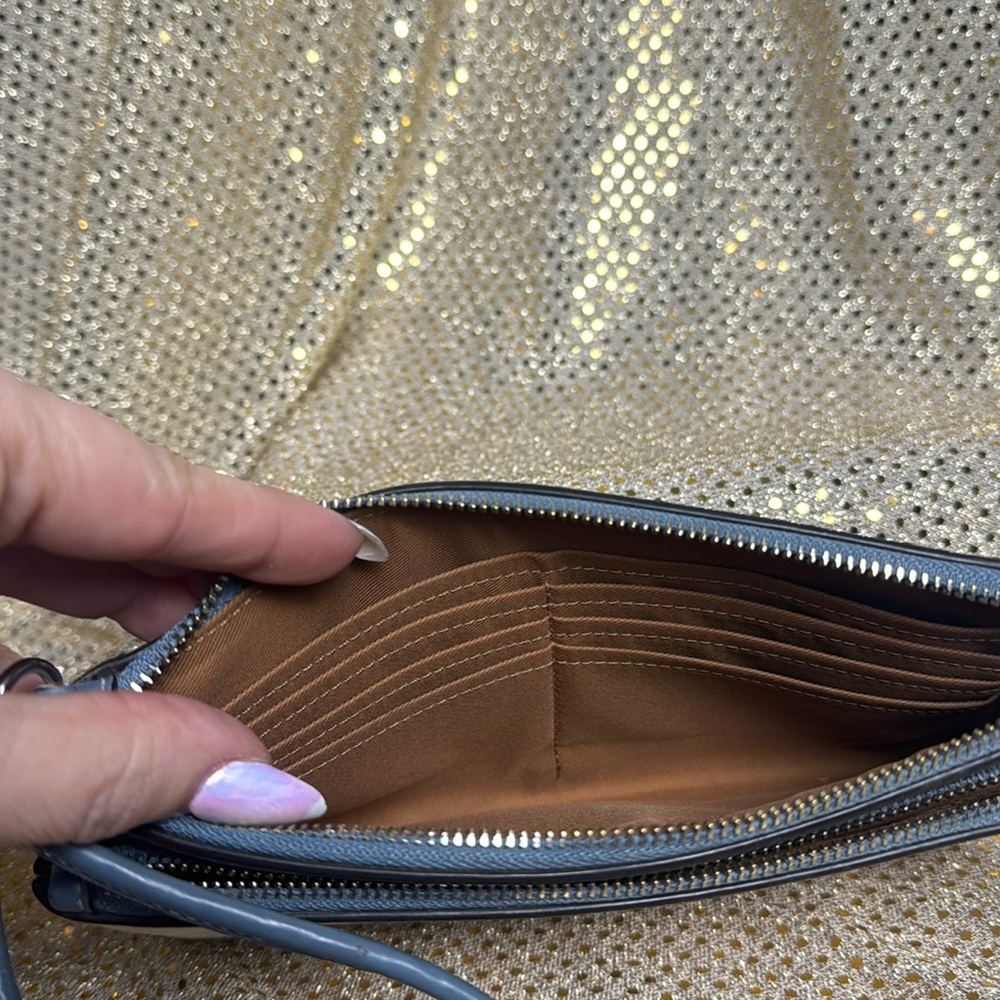 Coach Wristlit blue & creams leather purse - Picture 7 of 16